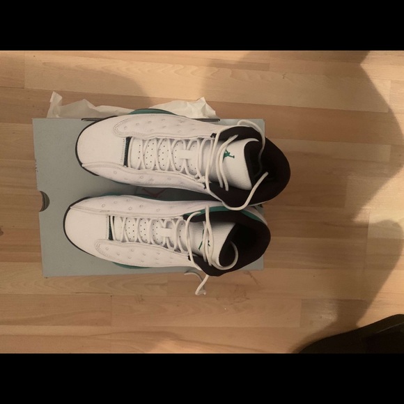 Air Jordan 13 - Picture 3 of 5